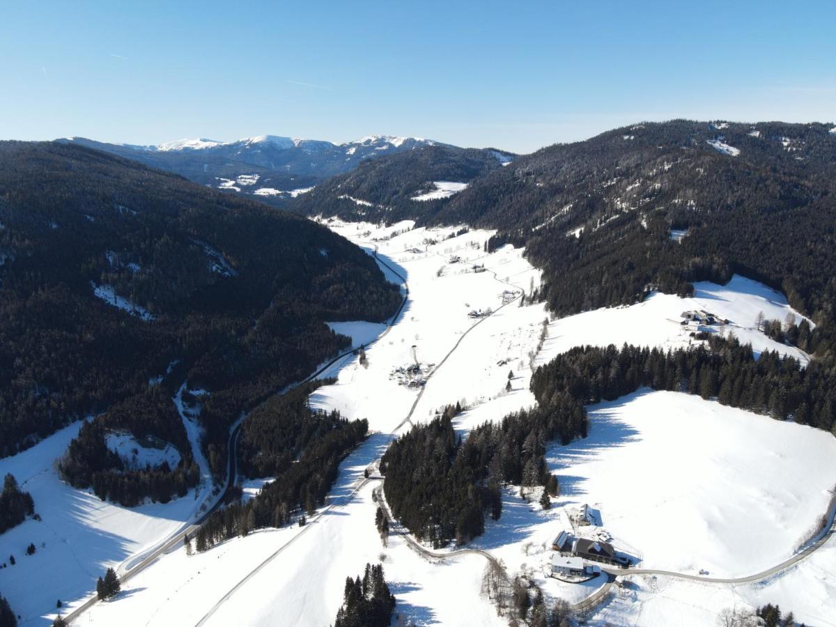 Schoene Ferienwohnung Im Naturpark Grebenzen ザンクト・ランブレヒット エクステリア 写真